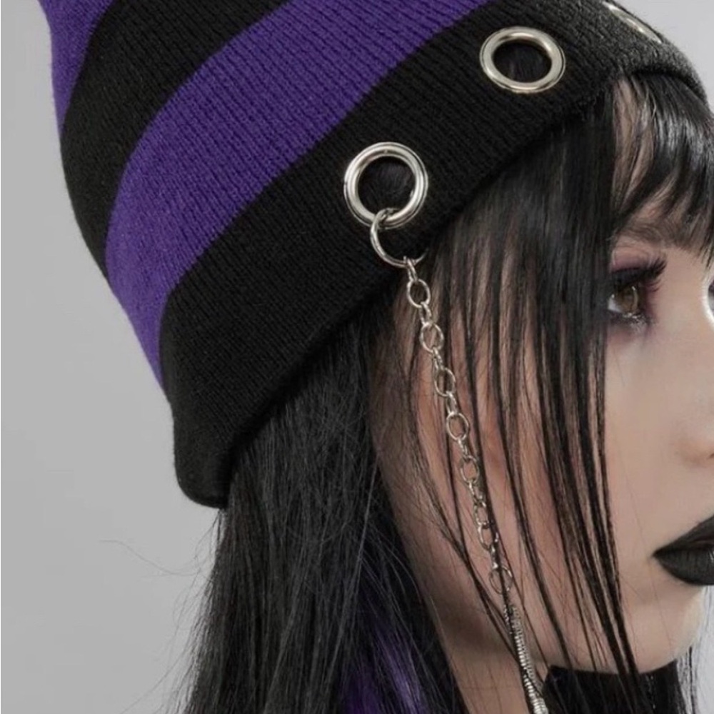 💚💚💚 DOLLSKILL Striped Purple &Black Chain Beanie with silver chains & grommets